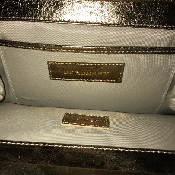 Burberry purse - Picture 2 of 2
